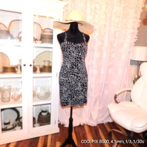 (30)Sweet storm Dress Sz LG black and white